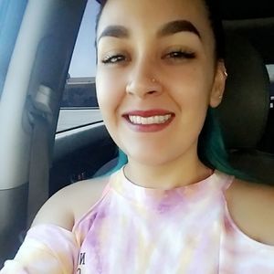 Meet your Posher, Danae